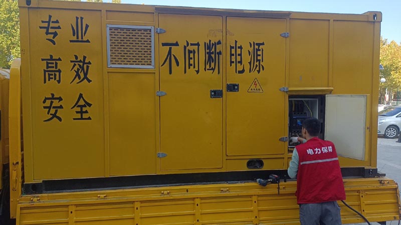 凤冈柴油发电机组和UPS电源配合使用时，如何避免切换过程中的电力中断？